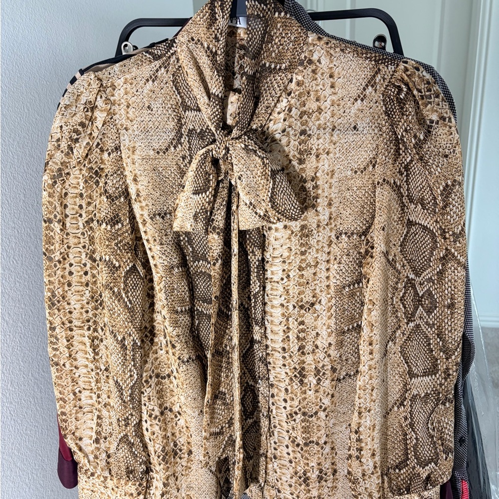 NWOT Zara Snakeskin Print Blouse with Bow Tie Size Small